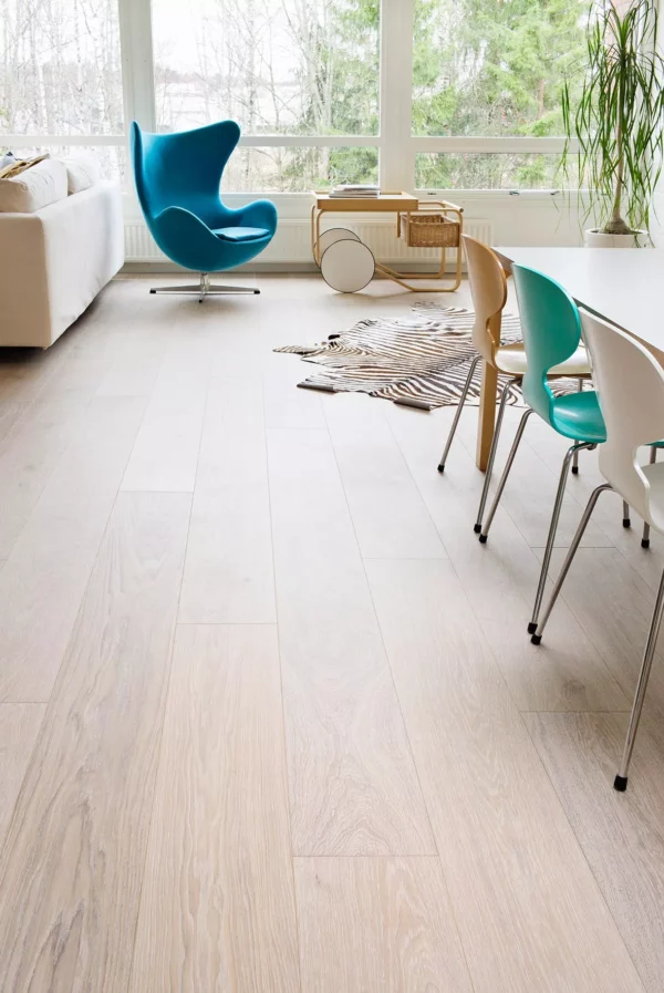 Kallan-Parketti-Oak_222_ARCTIC_brush_waxoil_vertical1_web Kallan-Parketti-Oak_222_ARCTIC_brush_waxoil_vertical1_web