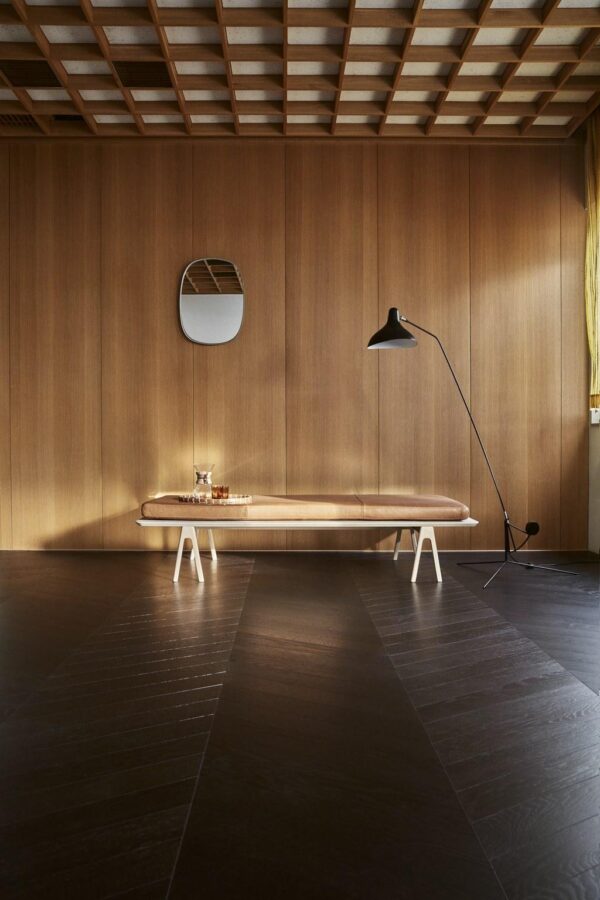 Timberwise-tammi-oak-Chevron60-110x670mm-WALNUT-harjattu-brush-mattalakattu-mattelacq-pysty Timberwise-tammi-oak-Chevron60-110x670mm-WALNUT-harjattu-brush-mattalakattu-mattelacq-pysty